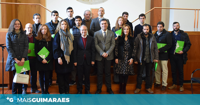 assinatura dos contratos de incubação