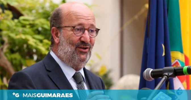 Ministro-do-ambiente-com-barra