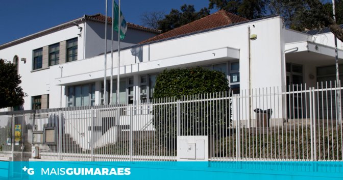 Escola-do-agrupamento-creixomil barra