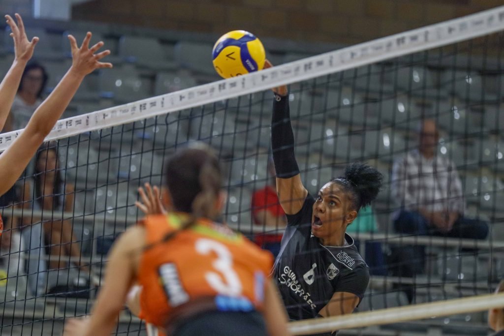 Torneios de voleibol com a participação dos Conquistadores - Vitória Sport  Clube